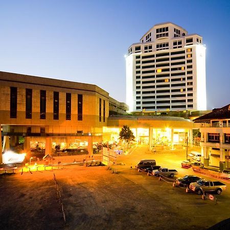 Thumrin Thana Hotel Trang Buitenkant foto