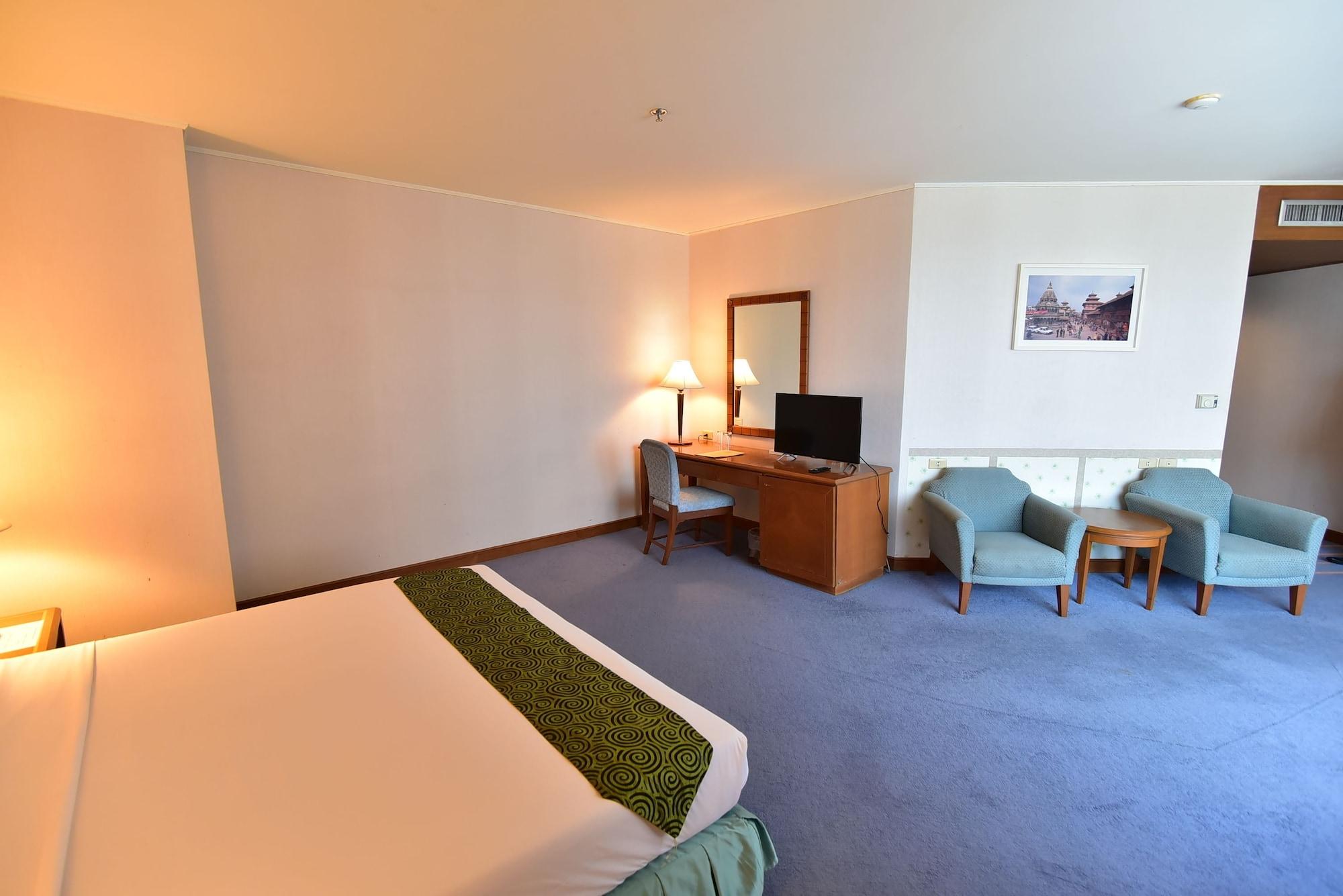 Thumrin Thana Hotel Trang Buitenkant foto