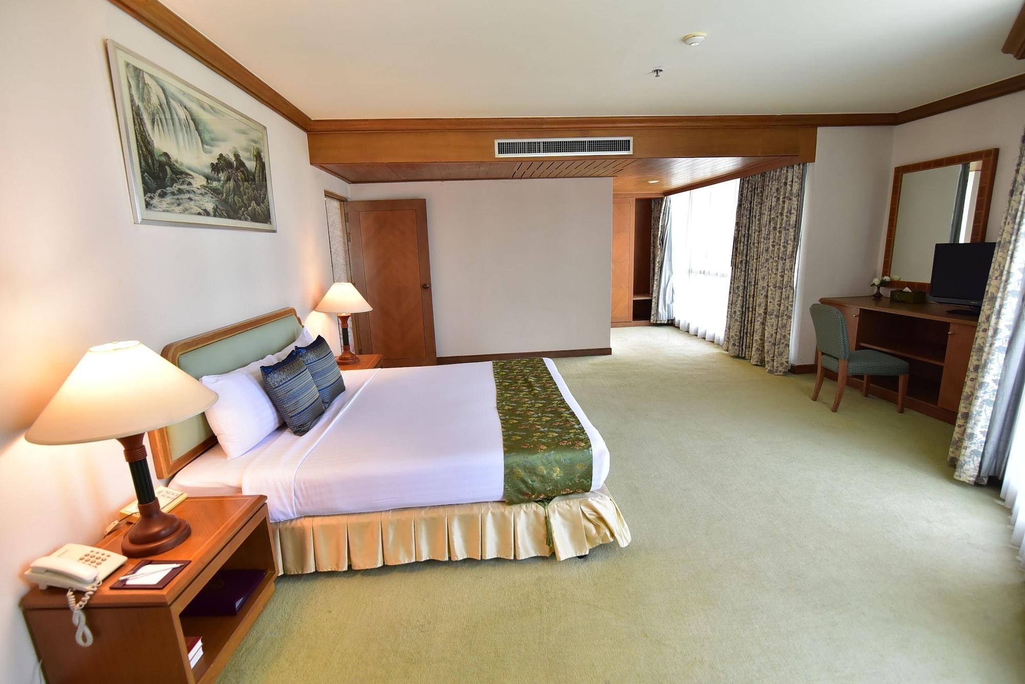 Thumrin Thana Hotel Trang Buitenkant foto