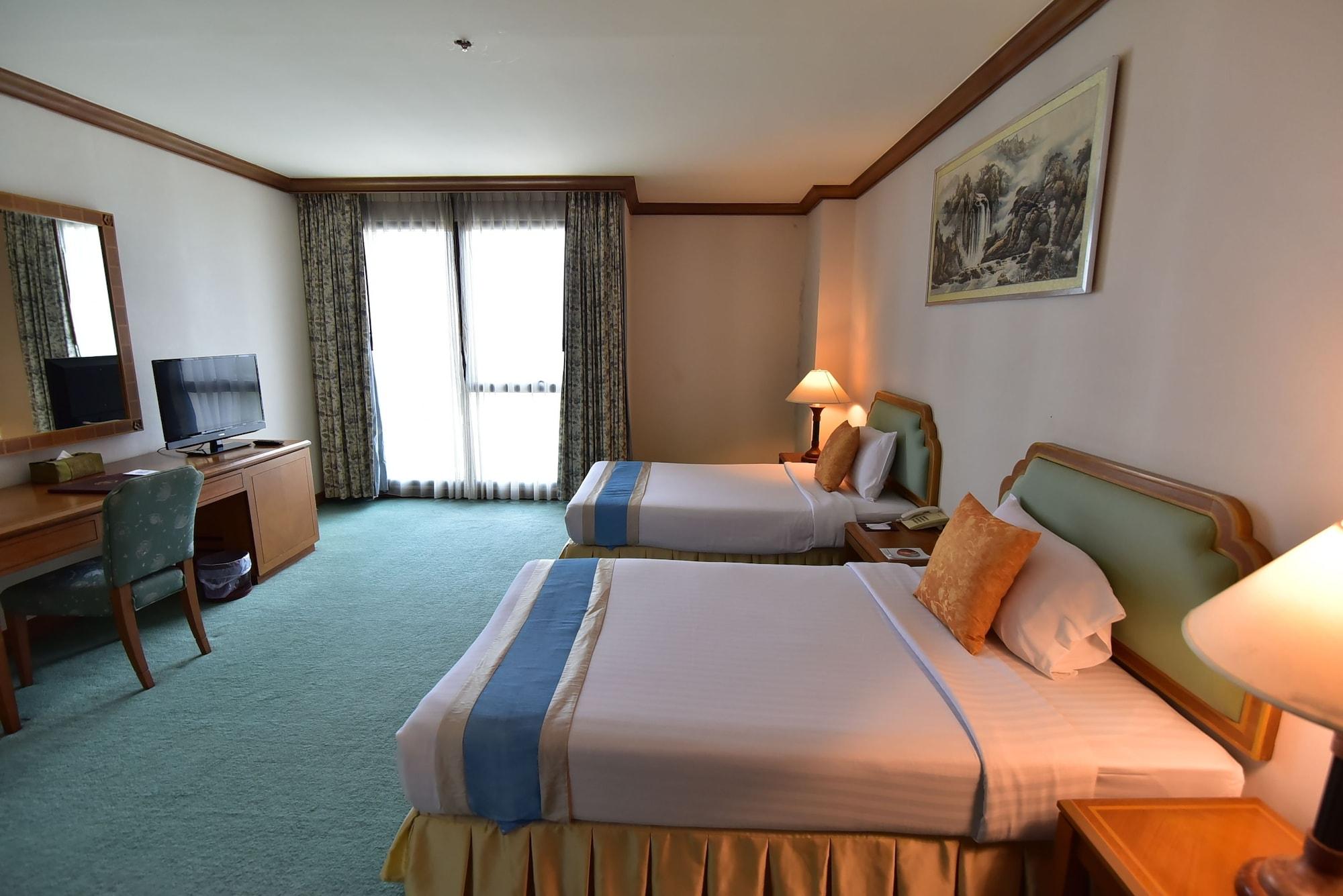 Thumrin Thana Hotel Trang Buitenkant foto