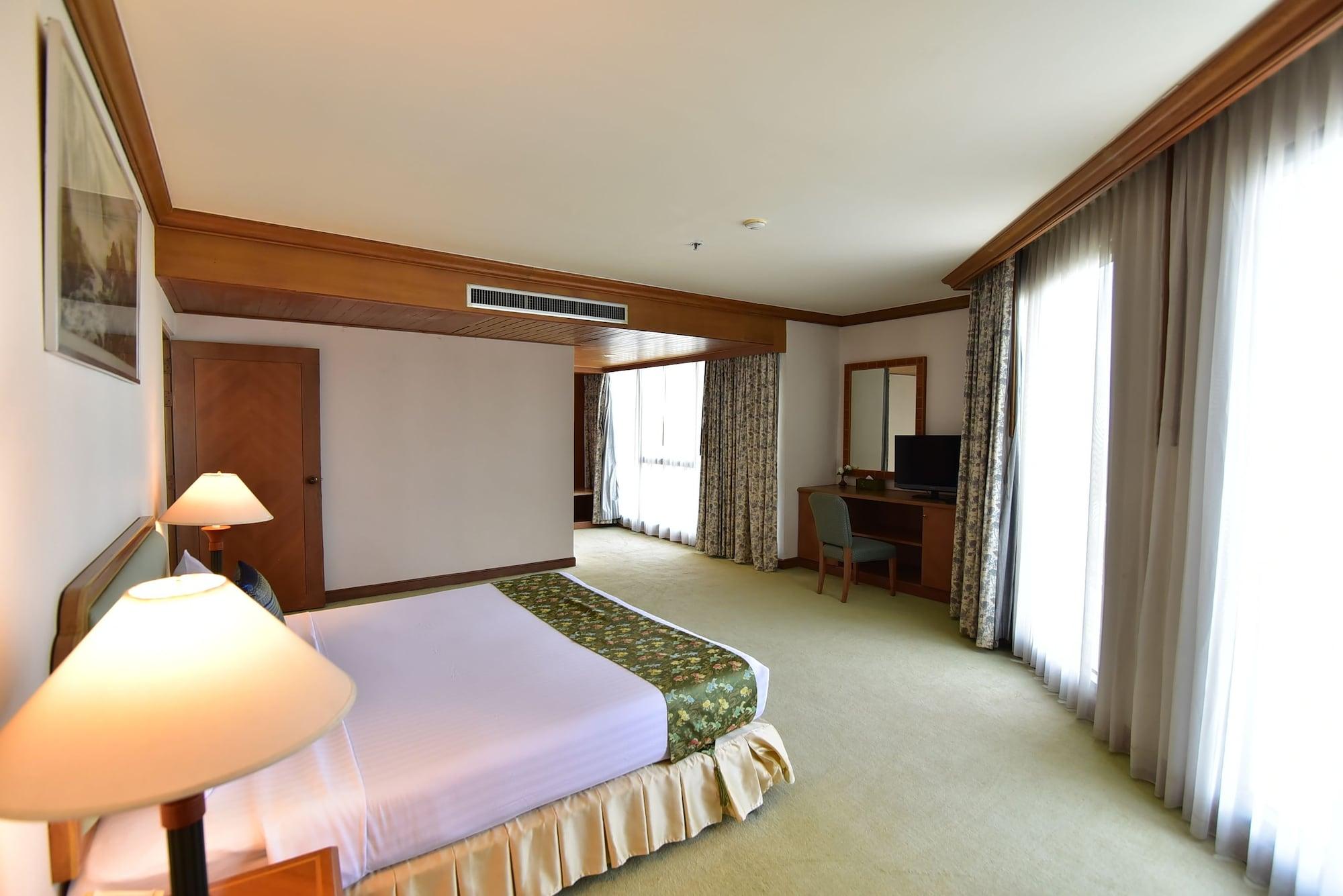 Thumrin Thana Hotel Trang Buitenkant foto