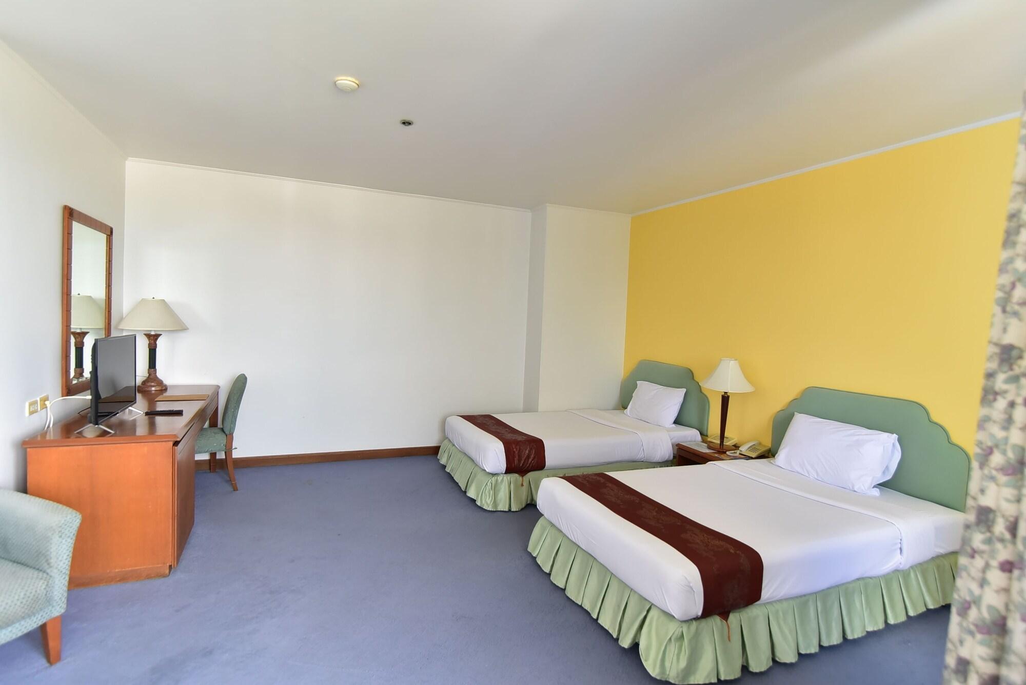 Thumrin Thana Hotel Trang Buitenkant foto