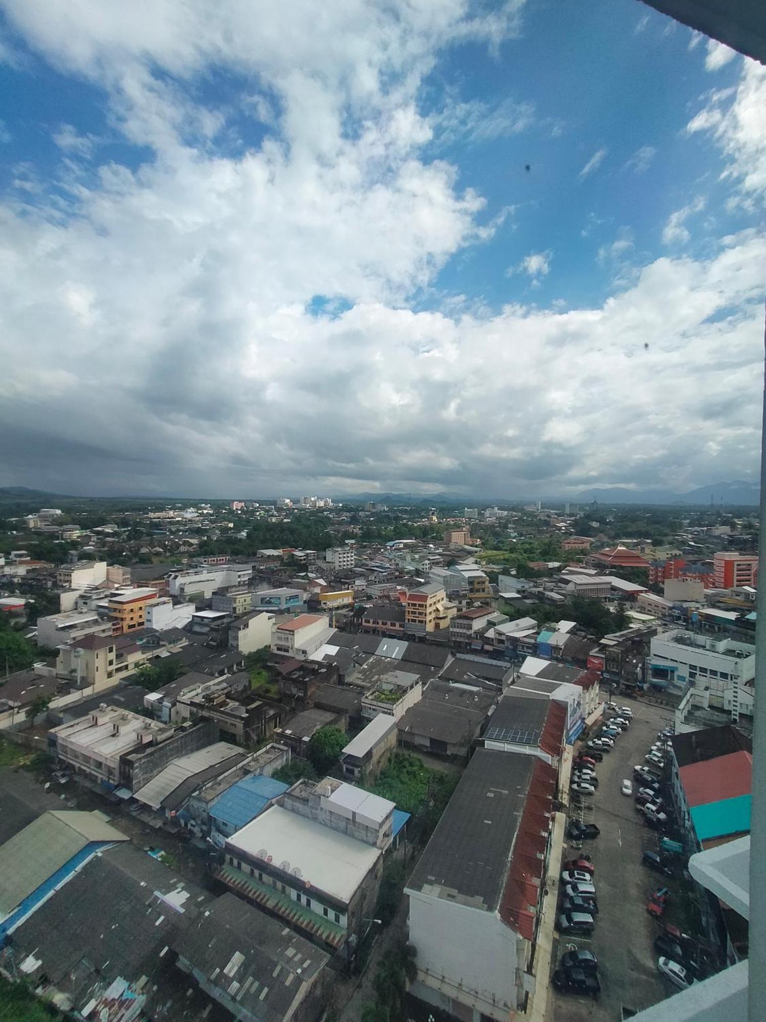 Thumrin Thana Hotel Trang Buitenkant foto