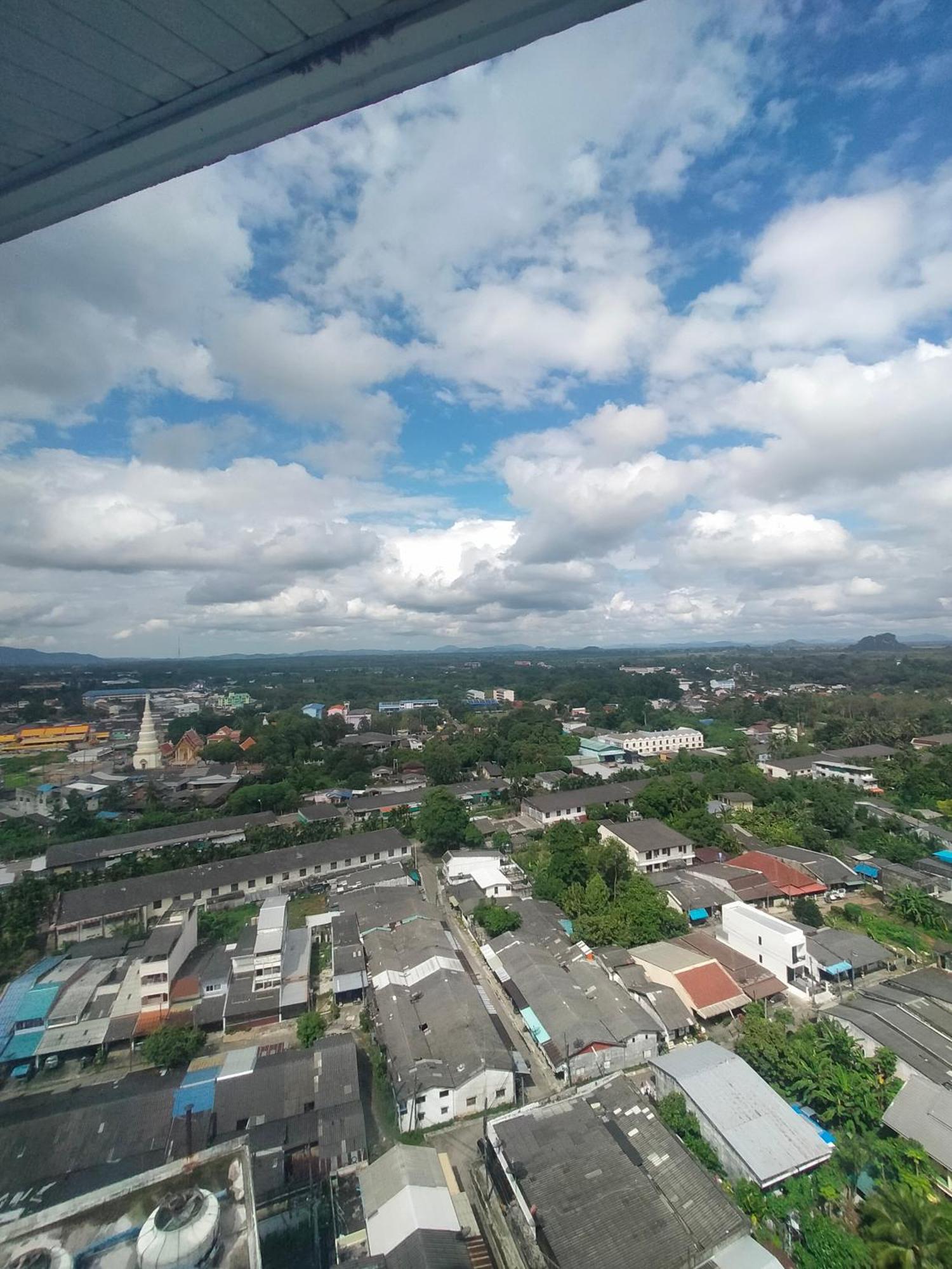 Thumrin Thana Hotel Trang Buitenkant foto