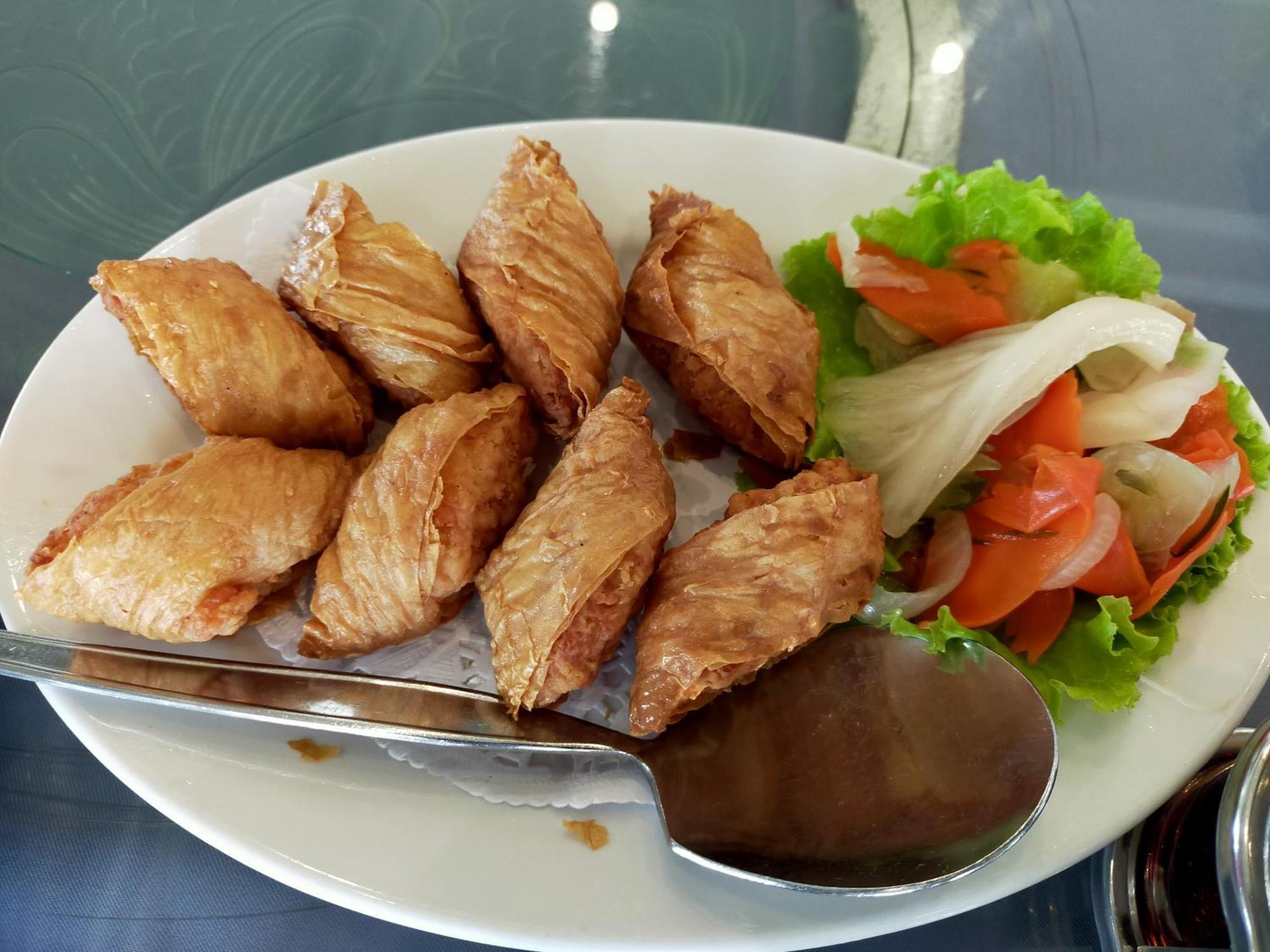 Thumrin Thana Hotel Trang Buitenkant foto