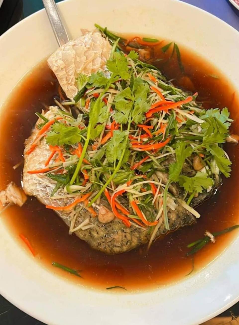 Thumrin Thana Hotel Trang Buitenkant foto