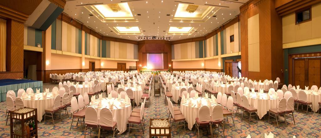 Thumrin Thana Hotel Trang Buitenkant foto