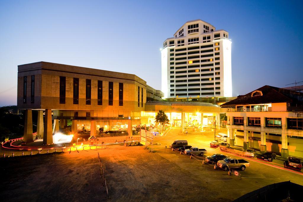 Thumrin Thana Hotel Trang Buitenkant foto