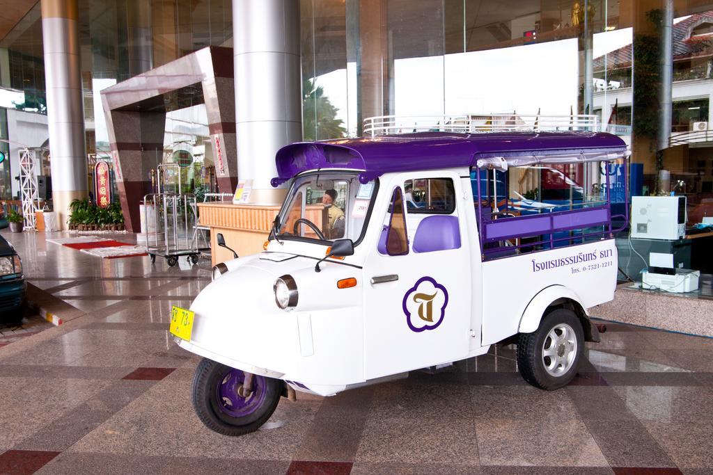 Thumrin Thana Hotel Trang Buitenkant foto